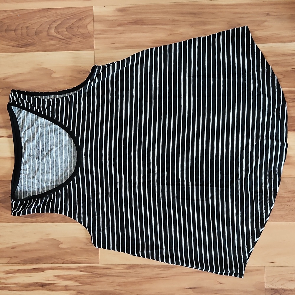 A New Day Black and White Striped Tank Top Stretchy Casual Medium Blended Fabric